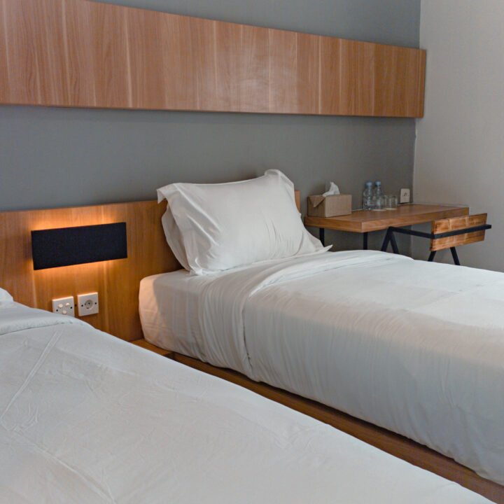 MALUK-STAY-TWIN-ROOM