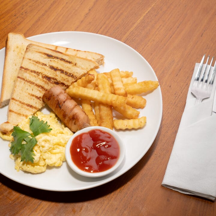 Dining 8 | malukstay.com MalukDine_ABF