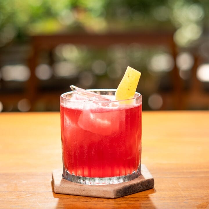 Dining 18 | malukstay.com drink7 | malukstay.com