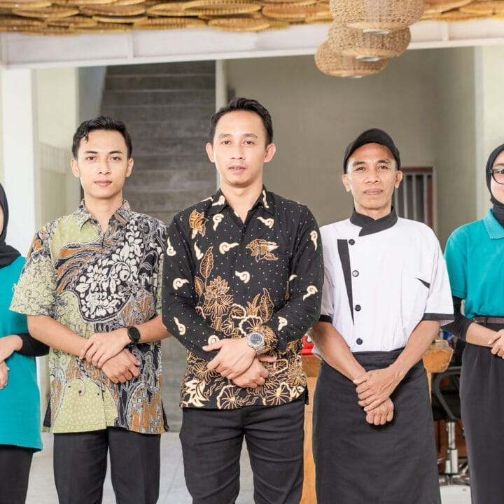 staff2 | malukstay.com