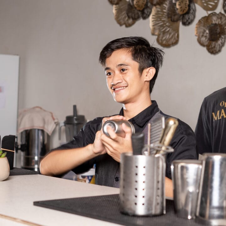 staff4 | malukstay.com